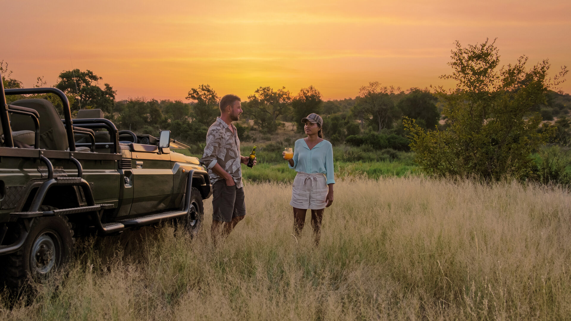 SUNDOWNERS IN THE BUSH